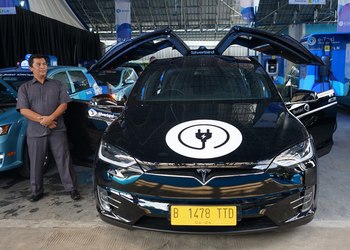 Bluebird’s Sustainable Future with BYD and Tesla Car