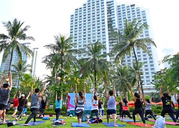 Jakarta’s Yoga Community Celebrates Global Wellness Day