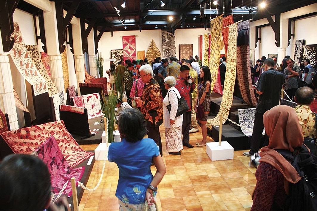 Selisik Batik Pesisir  Know What You Wear NOW JAKARTA
