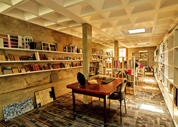 5 Unique Libraries in and around Jakarta 