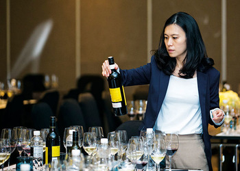 Wolf Blass Academy Shares Wine Expertise in Indonesia