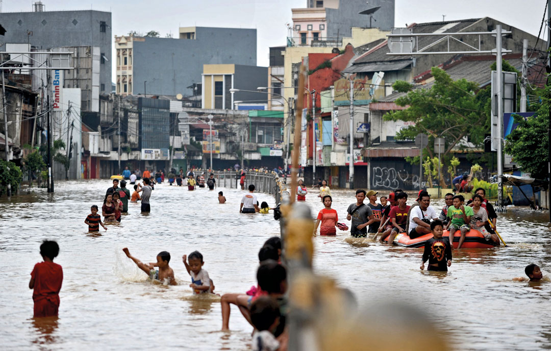 Search And Rescue Duty In Flooded Jakarta Now Jakarta