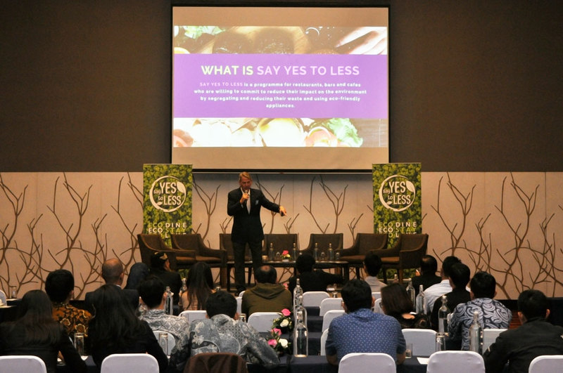 Alistair Speirs explaining what Say Yes to Less programme is in a workshop in Bandung