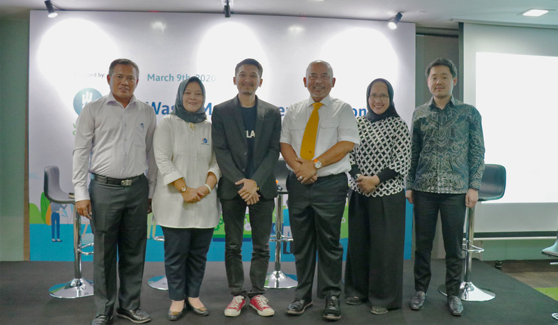 Group photo after a signing ceremony of MoU between Waste4Change and Bekasi city government
